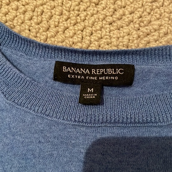 Banana Republic Sweater - Picture 3 of 3